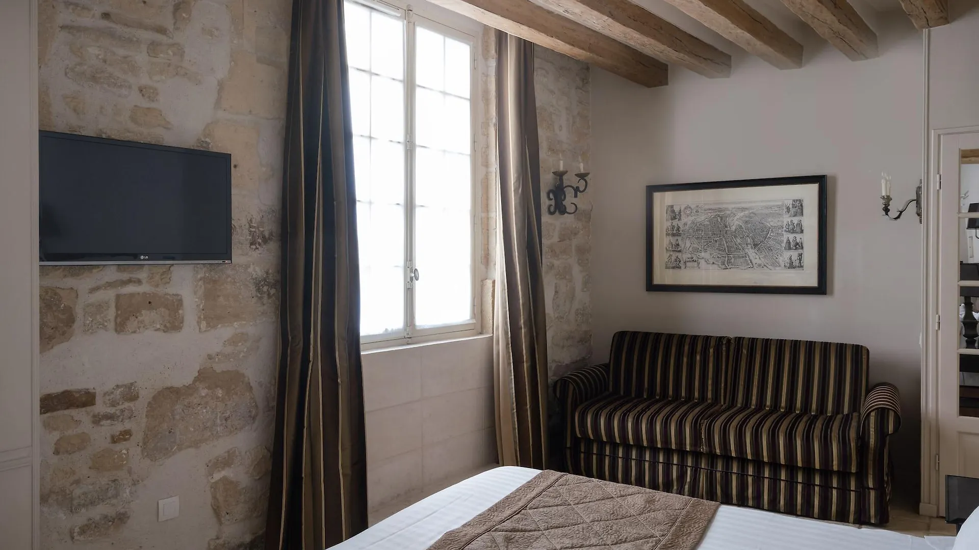Hotel Saint-Louis Marais Paris