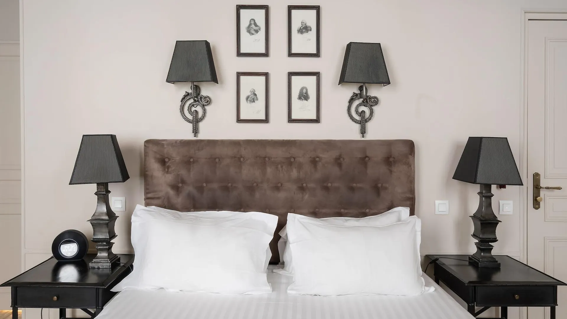 Hotel Saint-Louis Marais Paris