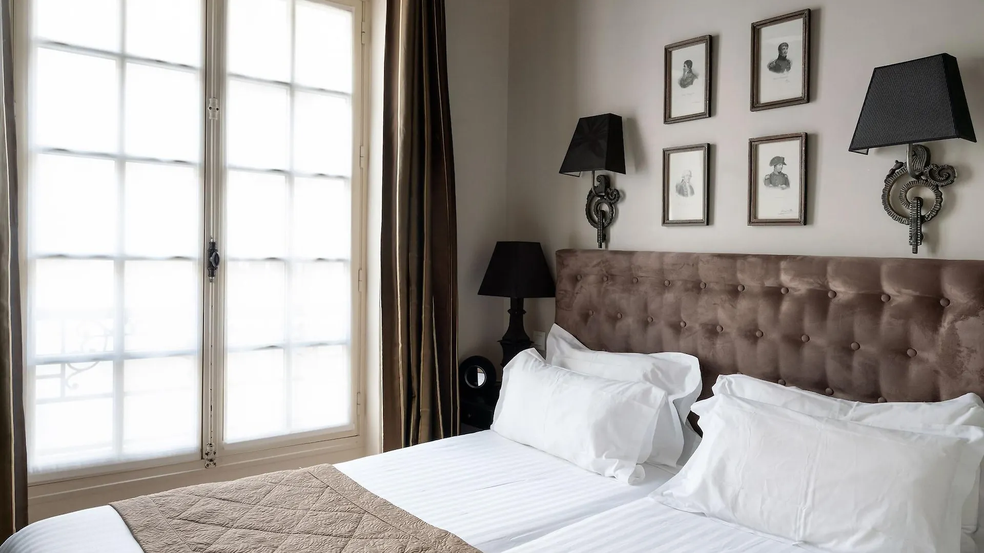 Hotel Saint-Louis Marais Paris 3*,