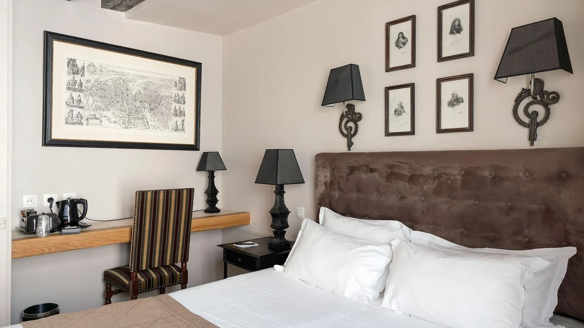 Hotel Saint-Louis Marais Paris