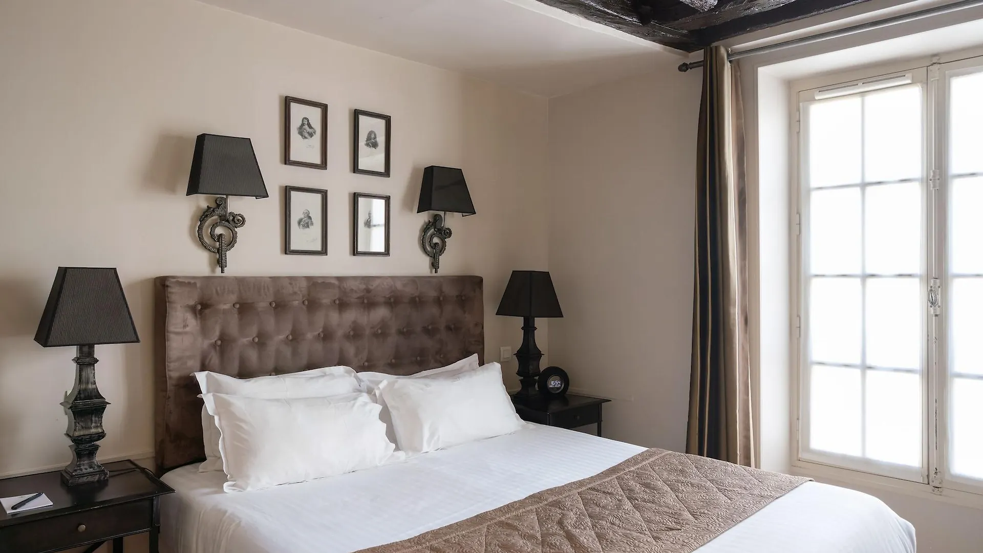Hotel Saint-Louis Marais Paris 3*,
