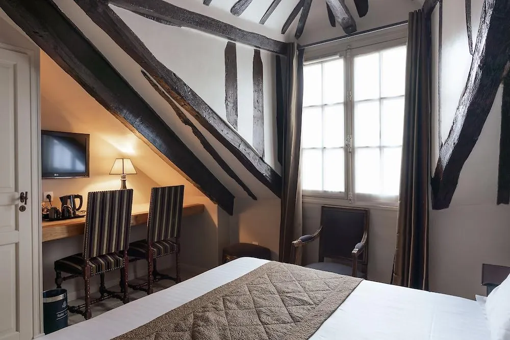 Hotel Saint-Louis Marais Paris