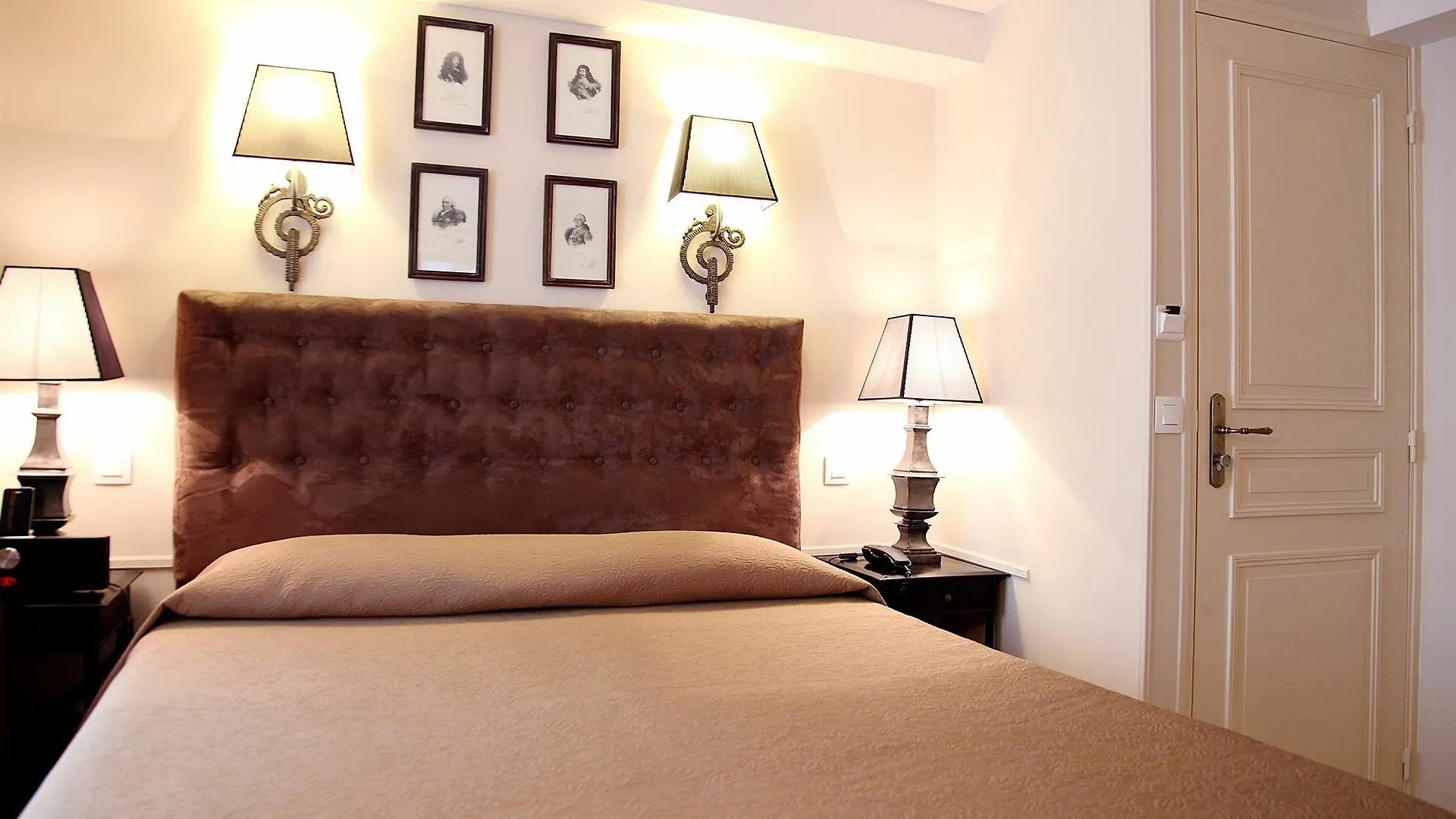 Hotel Saint-Louis Marais Paris