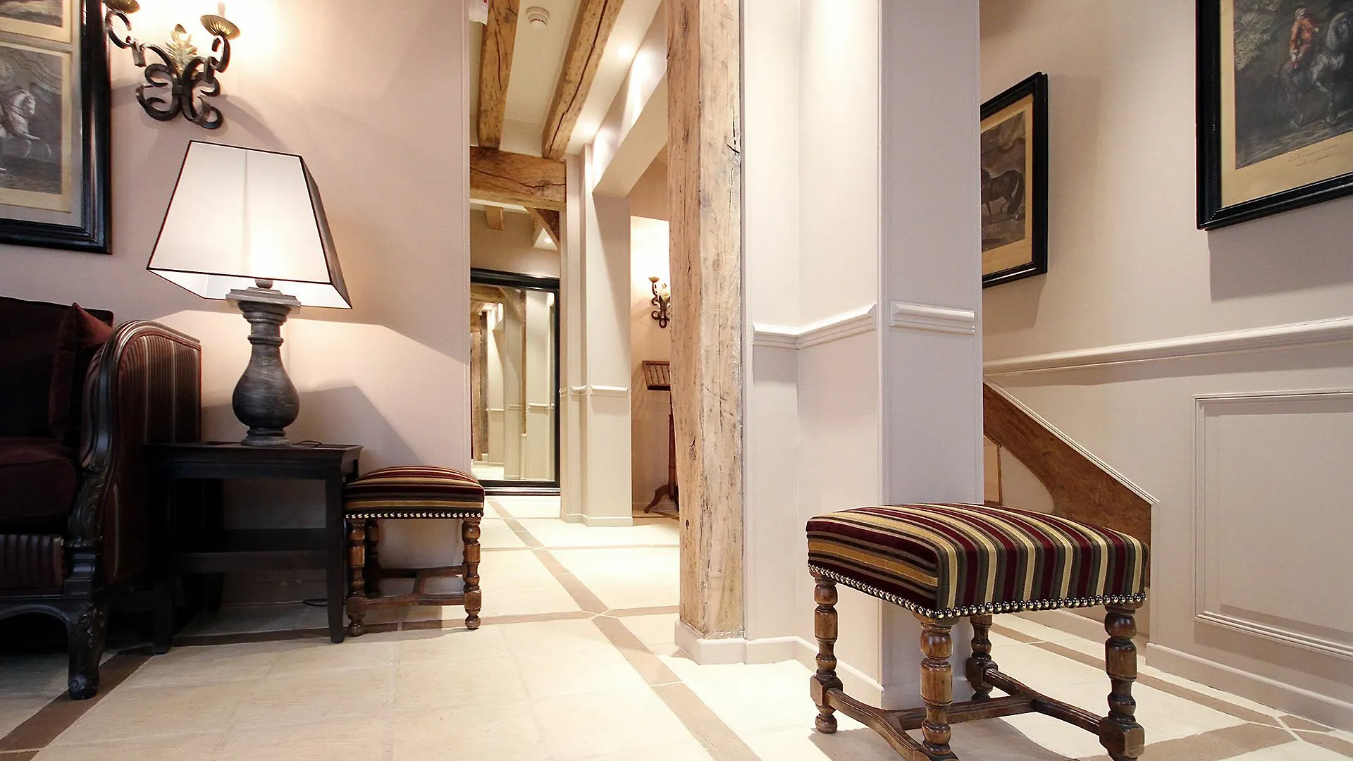 Hotel Saint-Louis Marais Paris