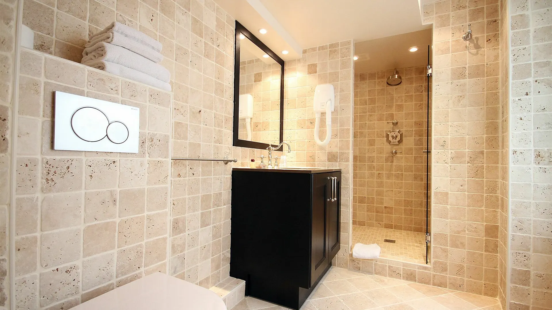 Hotel Saint-Louis Marais Paris