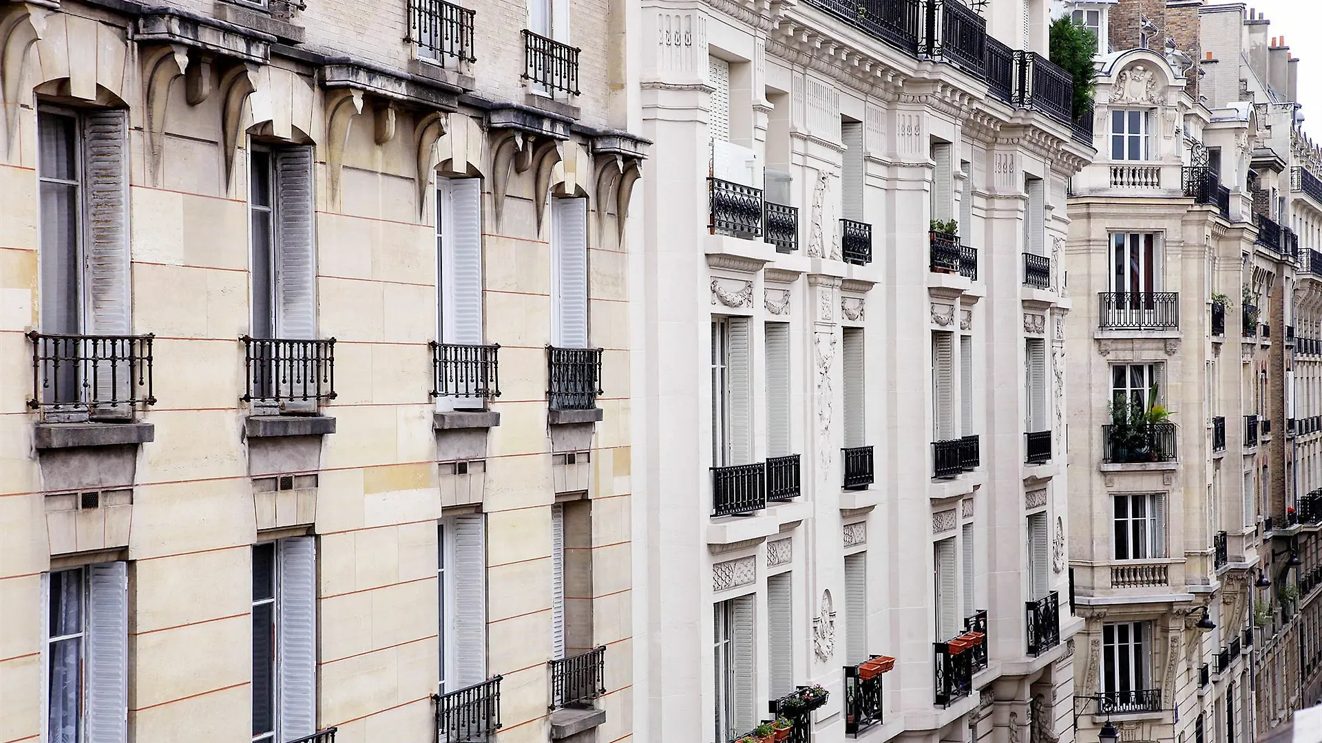 Hotel Saint-Louis Marais Paris