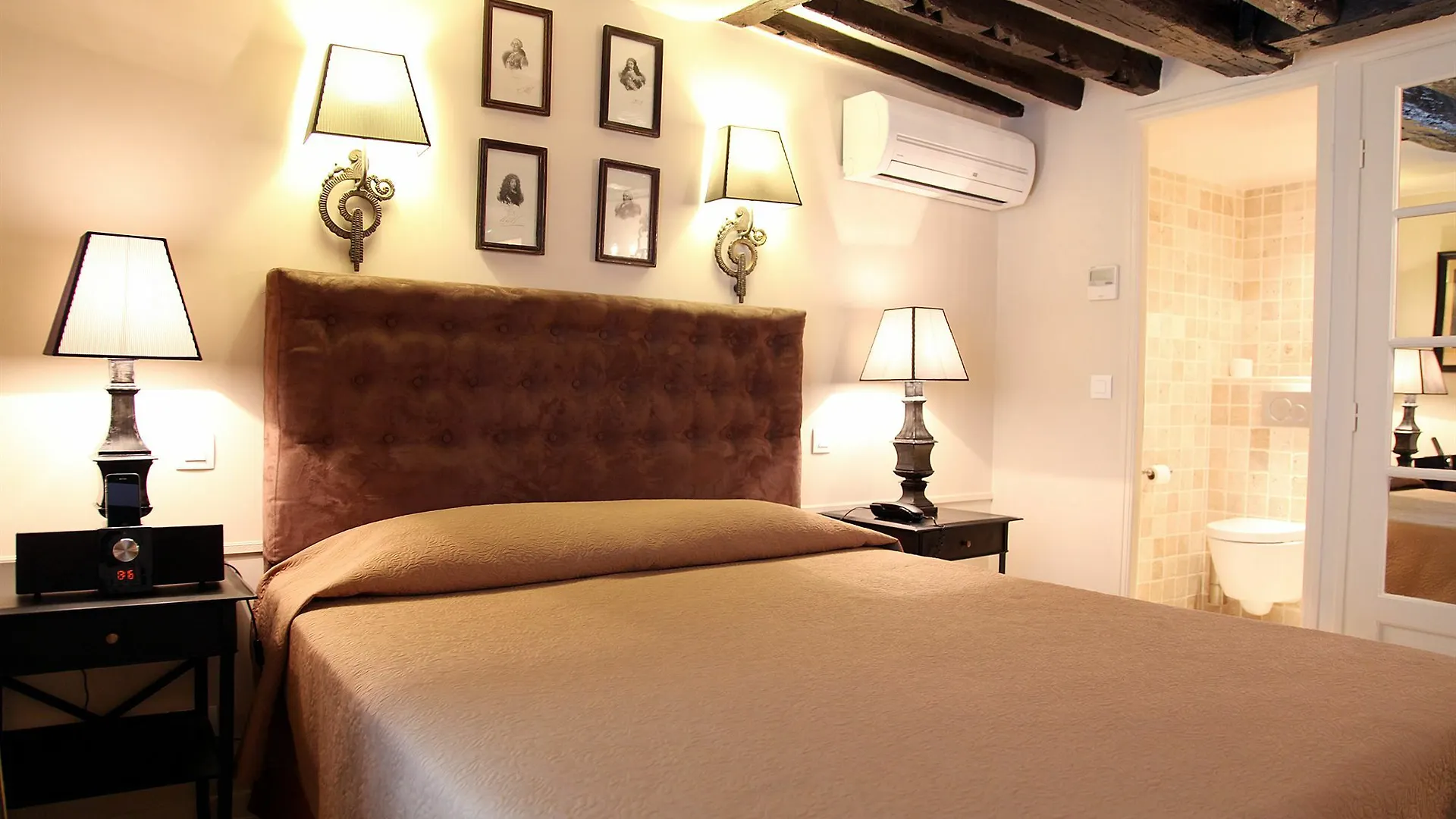 Hotel Saint-Louis Marais Paris
